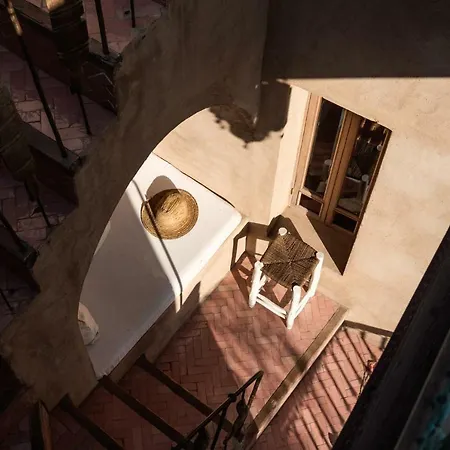 Riad Kbour & Chou-2